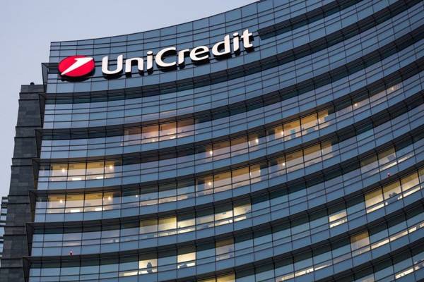 Attacco Informatico Unicredit da Hacker, 400.000 correntisti a rischio
